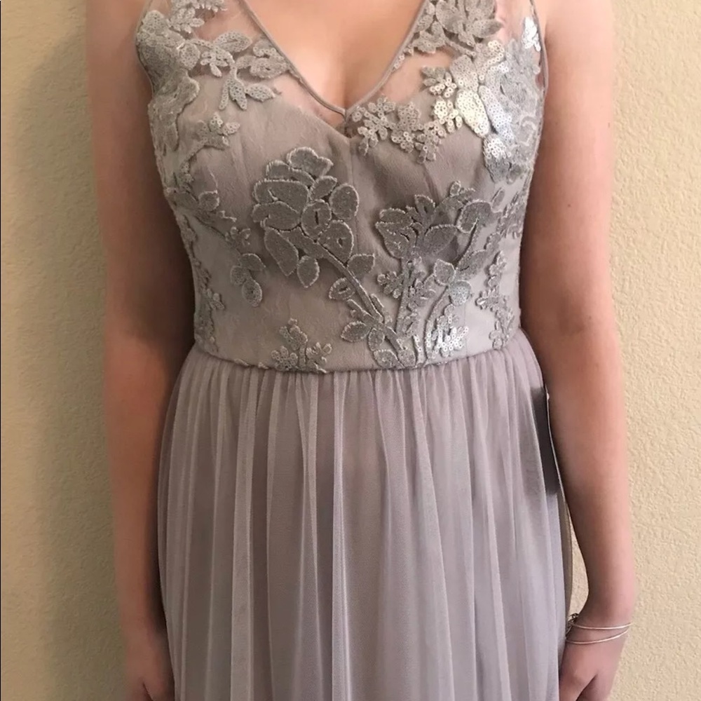 Amsale Sora Sequined Lace and Tulle Gowan size 4